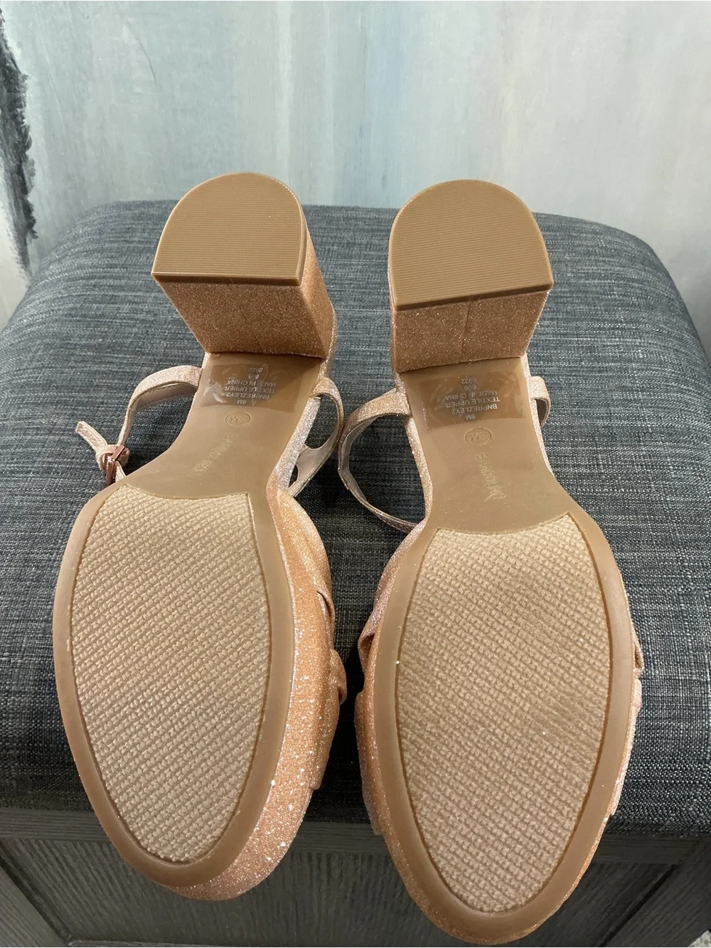 NIB Bandolino Prezley2 Shimmer Knot Sandal Heels Light Natural Size 8M